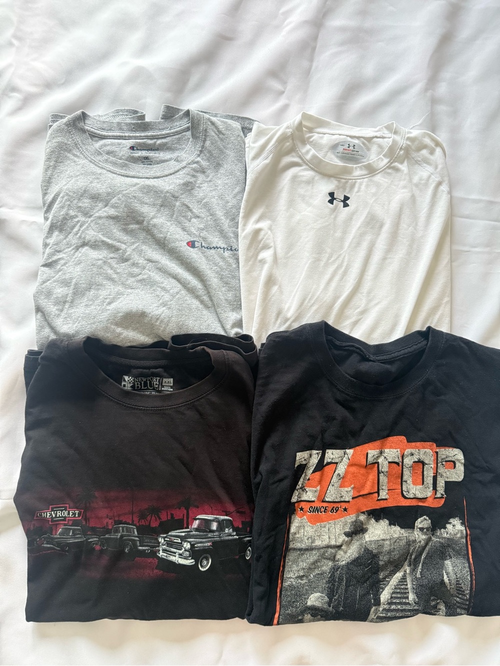 Set of 4 T-shirts (XXL, XL,L)